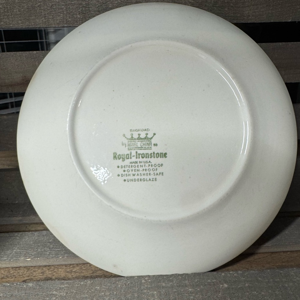 Collectible Vintage Plates (set of 4) Produced by Royal China - Picture 3 of 6